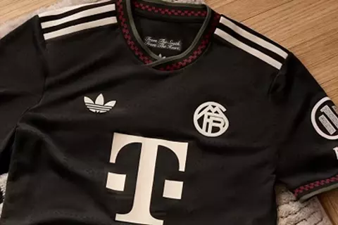 تفاصيل كلاسيكية وأناقة حضرية.. بايرن ميونخ يكشف عن قميصه الثالث